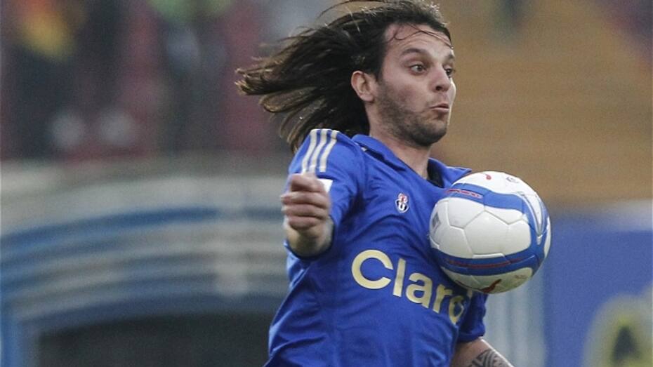 Ezequiel Videla en partido de Universidad de Chile durante la temporada 2012.