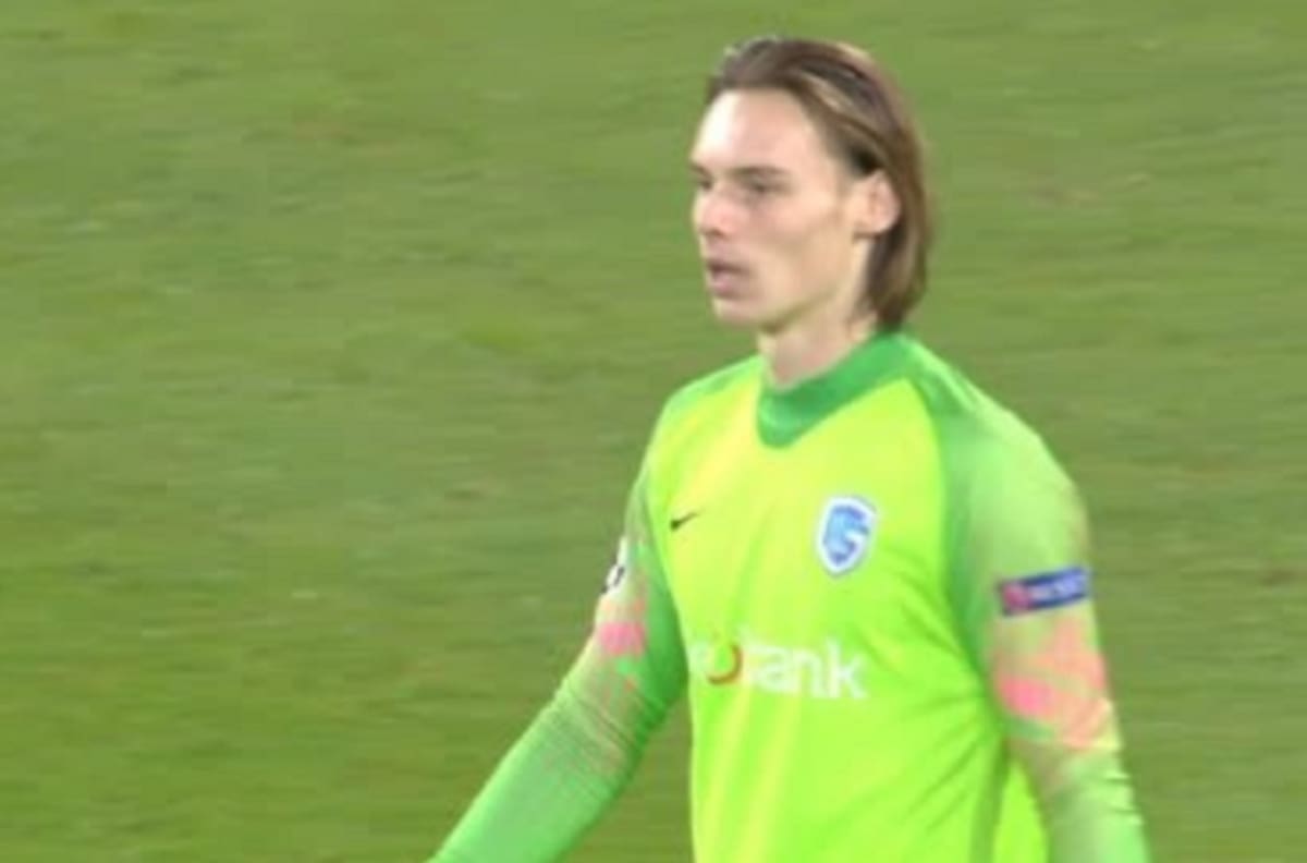 Maarten Vandevoordt cometió grosero error y le regaló primer gol al Nápoli en la Champions