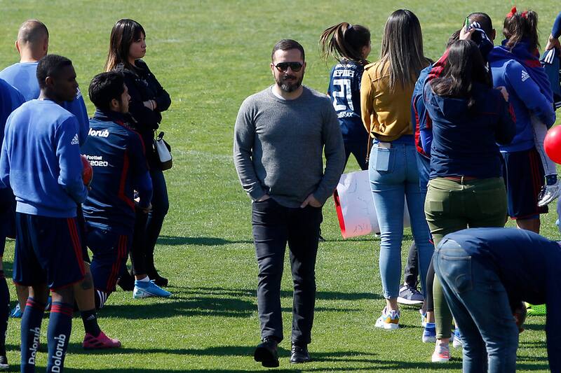 El exgerente deportivo de la U arremetió contra Johnny Herrera. Foto: Aton.