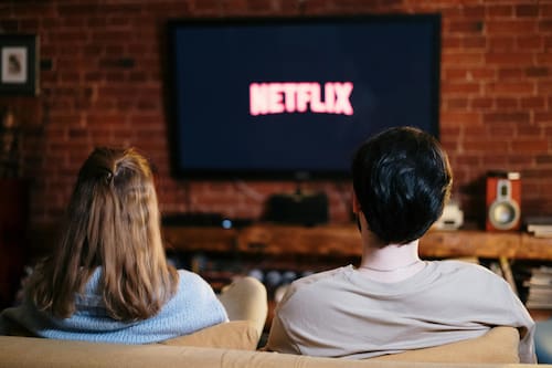 Thriller, dramas y romance: estas son las 5 series de Netflix recomendadas para maratonear, según la IA