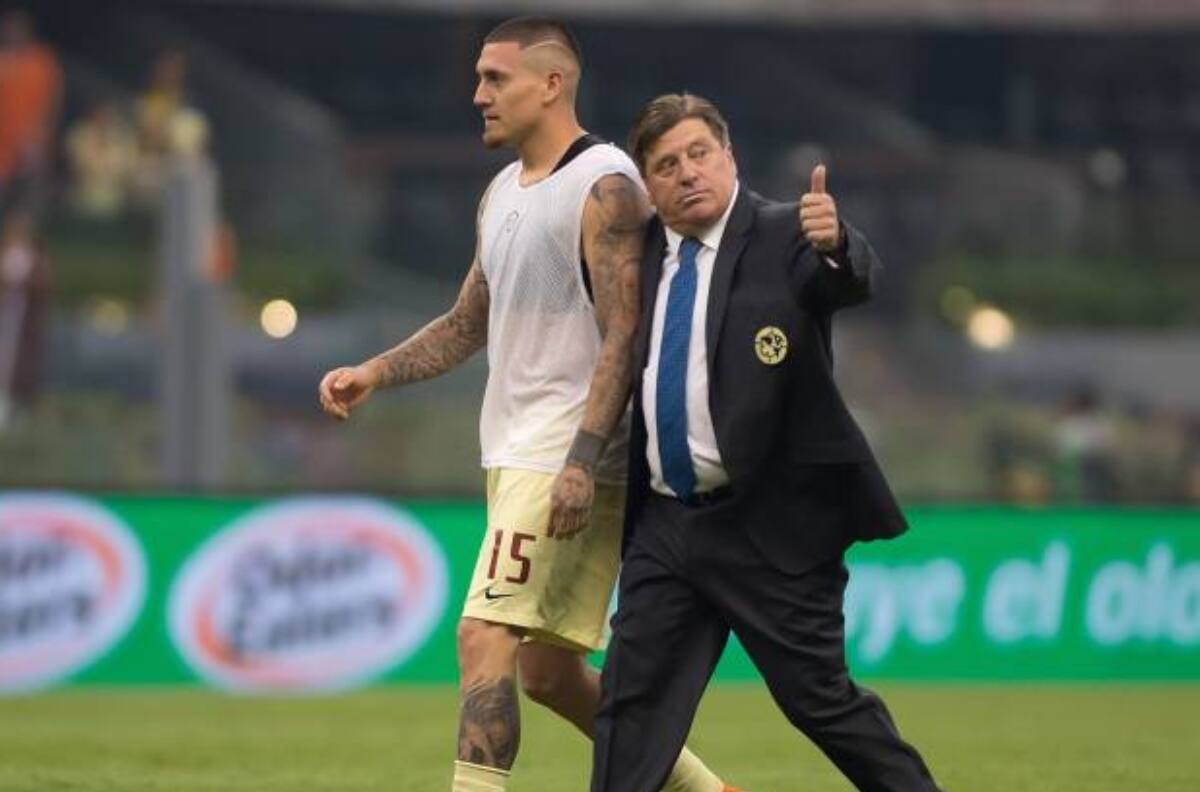 La frase con la que Miguel "Piojo" Herrera se refirió al futuro de Nicolás Castillo