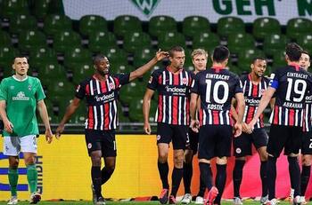 Frankfurt sorprendió al Werder Bremen y sumó una victoria como visitante