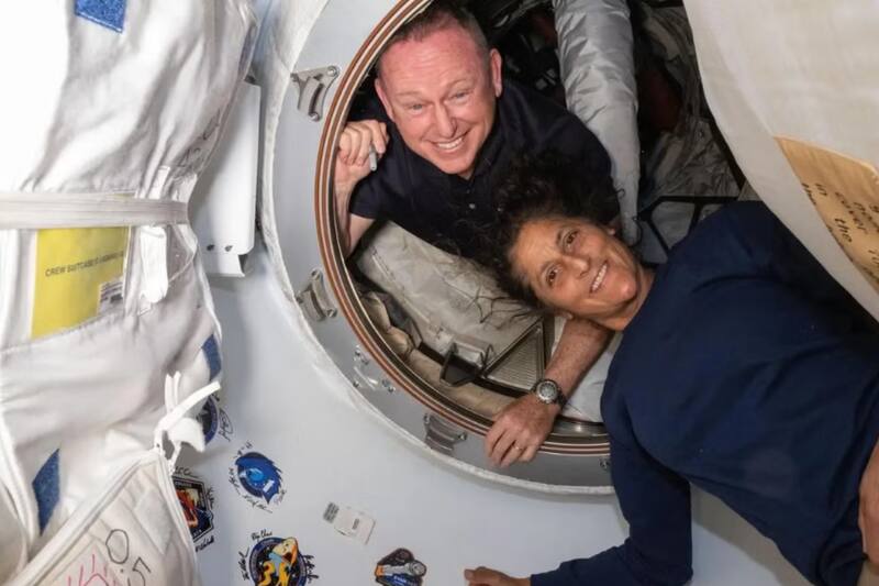 NASA retrasa rescate de astronautas por complicaciones en lanzamiento de la misión.