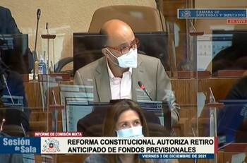 VIDEO | Diputado recuerda a Schalper gusto "por el candado chino" tras rechazar el cuarto retiro