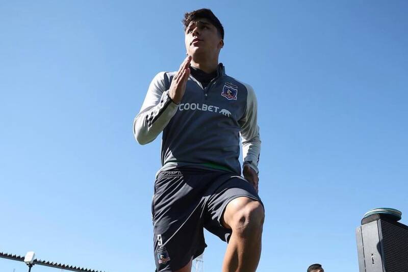 Damián Pizarro vuelve a las citaciones de Colo Colo tras ser castigado y haberse sometido a cirugía por una lesión en su mano a causa de una pelea en medio de un partido de futbolito. (Foto: @colocolooficial)