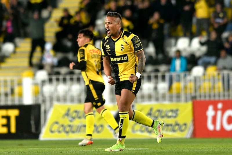 El delantero jugará en Santiago Wanderers. Foto: Agencia Aton.