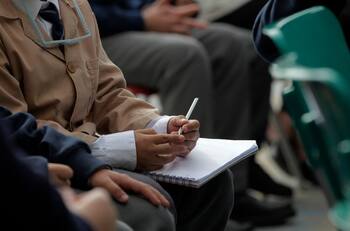 "La mala educación": Matamala disparó contra el Gobierno y el Colegio de Profesores