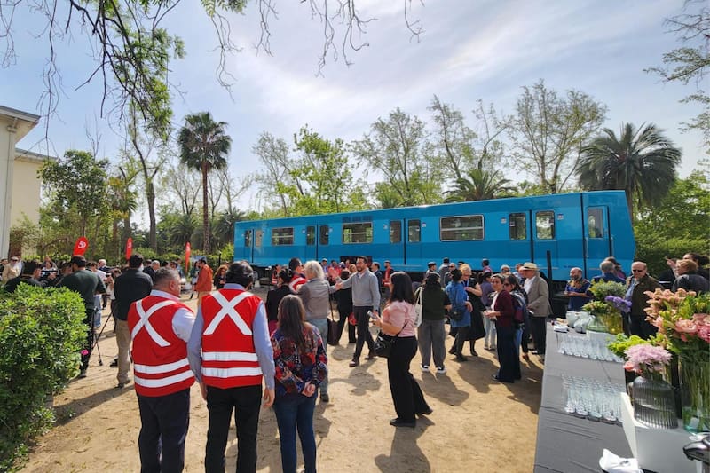 Desde este viernes, el carro será parte de la colección permanente del museo abierto. Créditos: Metro de Santiago.