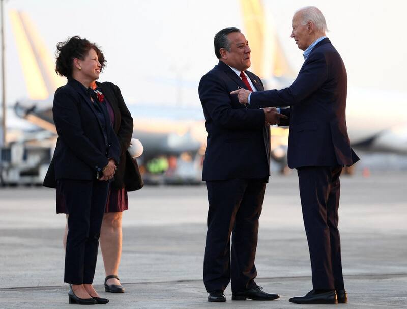 Joe Biden llegando al aeropuerto de Lima.