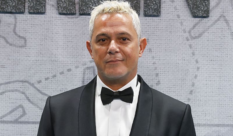 visitó a los afectados de la Quinta Región y realizó un llamado a los artistas para que puedan colaborar.