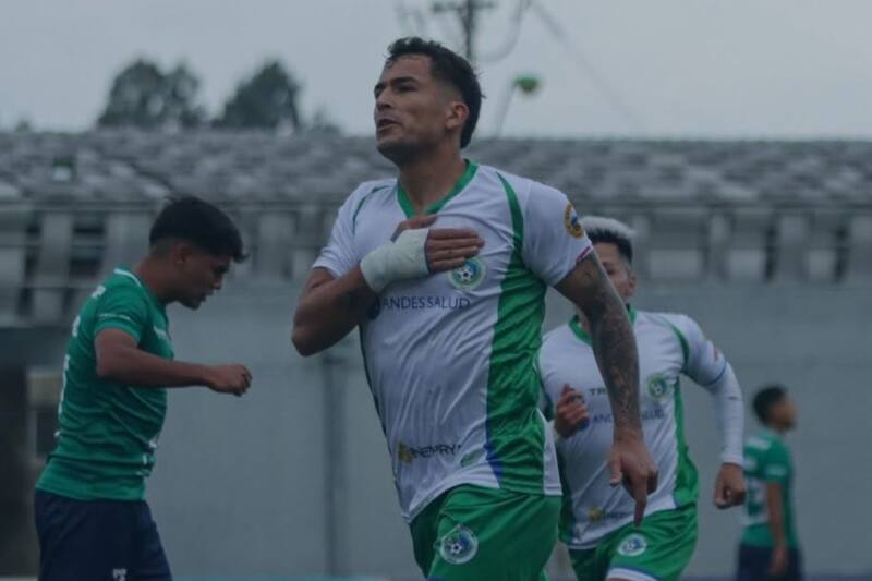 venció a Ovalle en Segunda División. Foto: @camilosantanaph