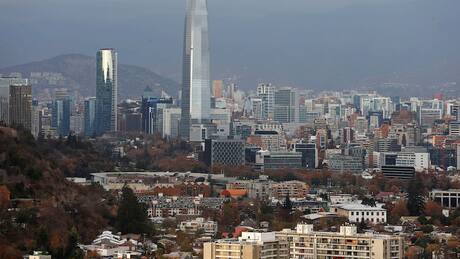 S&P rebaja perspectiva en calificación de Chile a negativa por riesgos para crecimiento económico