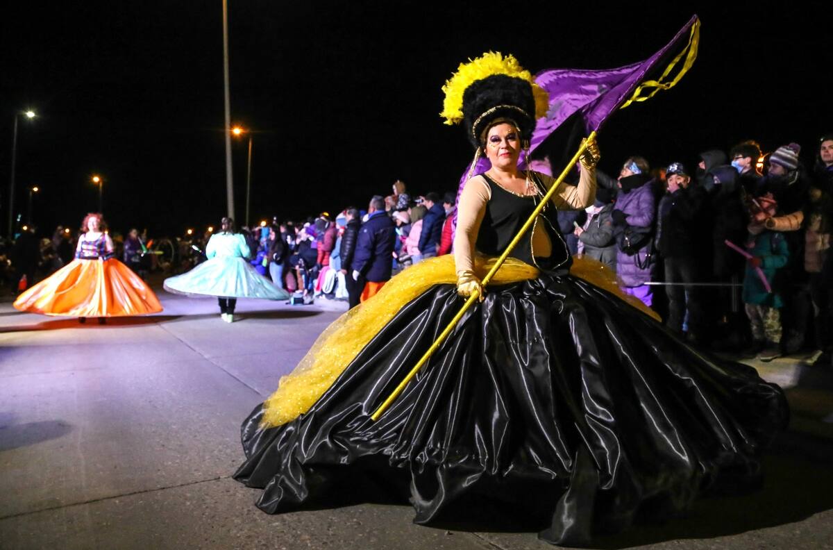 VIDEO | Más de 20 mil personas: Así se vivió el primer día del Carnaval de Invierno en Punta Arenas