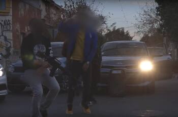 PDI detiene a cinco sujetos mientras grababan videoclip: vecinos alertaron uso de armas reales