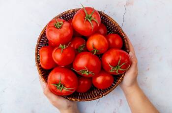 ¿Lo sabias? Esta es la forma correcta de guardar tus tomates