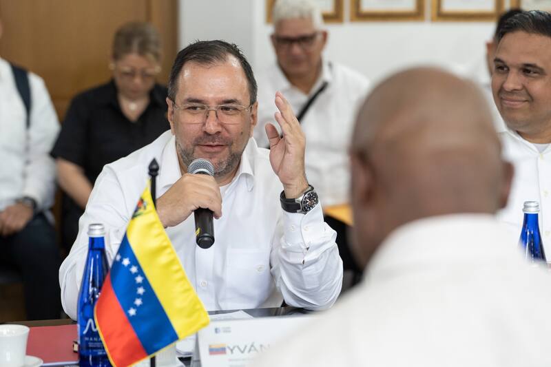 El currículum de Yvan Gil, canciller venezolano y representante de Maduro internacionalmente.