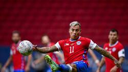 Los 7 delanteros que podrían suplir la ausencia de Eduardo Vargas en La Roja