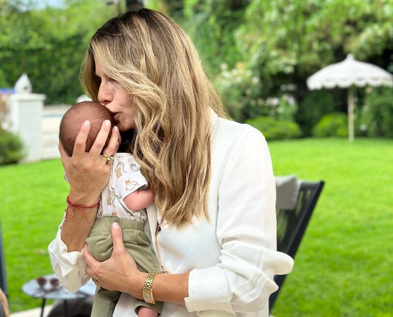 y su péqueño hijo Borja, de 6 meses de vida