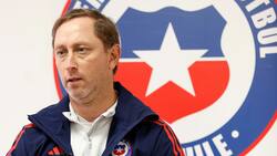 Luis Mena asumió las culpas por el descalabro con las arqueras de La Roja y se refirió a quién tomará el puesto