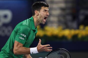 Novak Djokovic volvió en gloria y majestad en el único país que lo admitió sin estar vacunado
