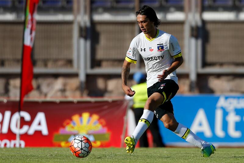 durante su debut en el primer equipo de Colo Colo. (Foto: Aton)