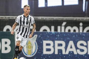 Atlético Mineiro de Edu Vargas y Jorge Sampaoli cayó ante Goiás y no pudo alcanzar el subliderato del Brasileirao