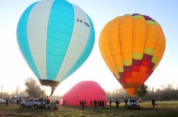 Último día del Festival de Globos Aerostáticos de Peñaflor: ¿A qué hora son los viajes en globo y quiénes pueden hacerlos?