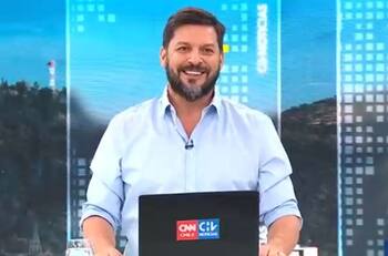 "Tratándose de un periodista exitoso como usted": El intenso round twittero de Rafael Cavada y Felix Soumastre por actividad de presidente Boric