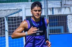 Un mes sin fútbol y sin practicar con sus compañeros: nuevos detalles del duro presente de Damián Pizarro