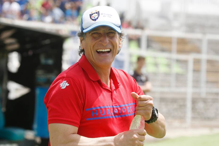 Mario Salas agrada como director técnico a la presidenta de la Corporación Wanderers. Foto: Aton