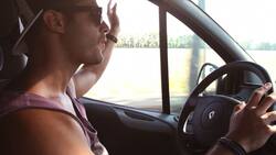 ¿Conduces un vehículo? Estas son las señales de brazo que debes conocer sí o sí