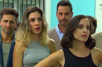 Camila Hirane, Carmen Zabala, Cristián Arriagada y otros actores celebraron cumpleaños de exactor de "Verdades Ocultas"