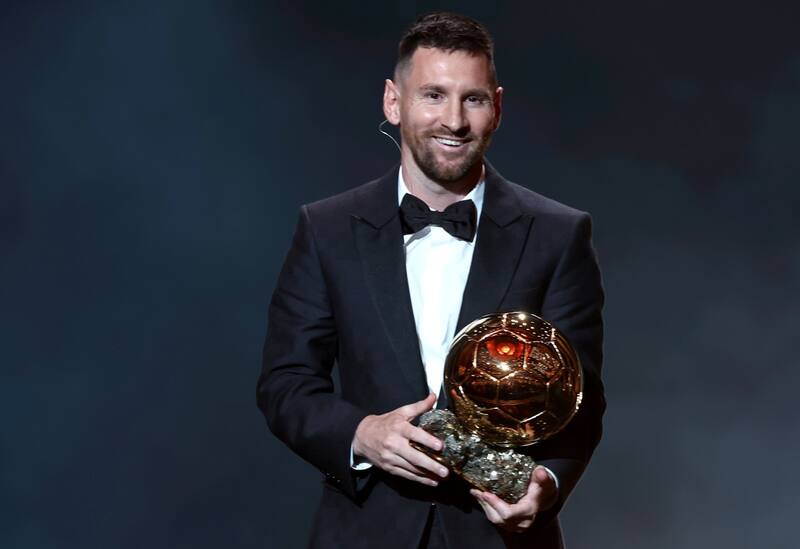 El argentino Lionel Messi consiguió este lunes su octavo Balón de Oro. EFE/EPA/MOHAMMED BADRA