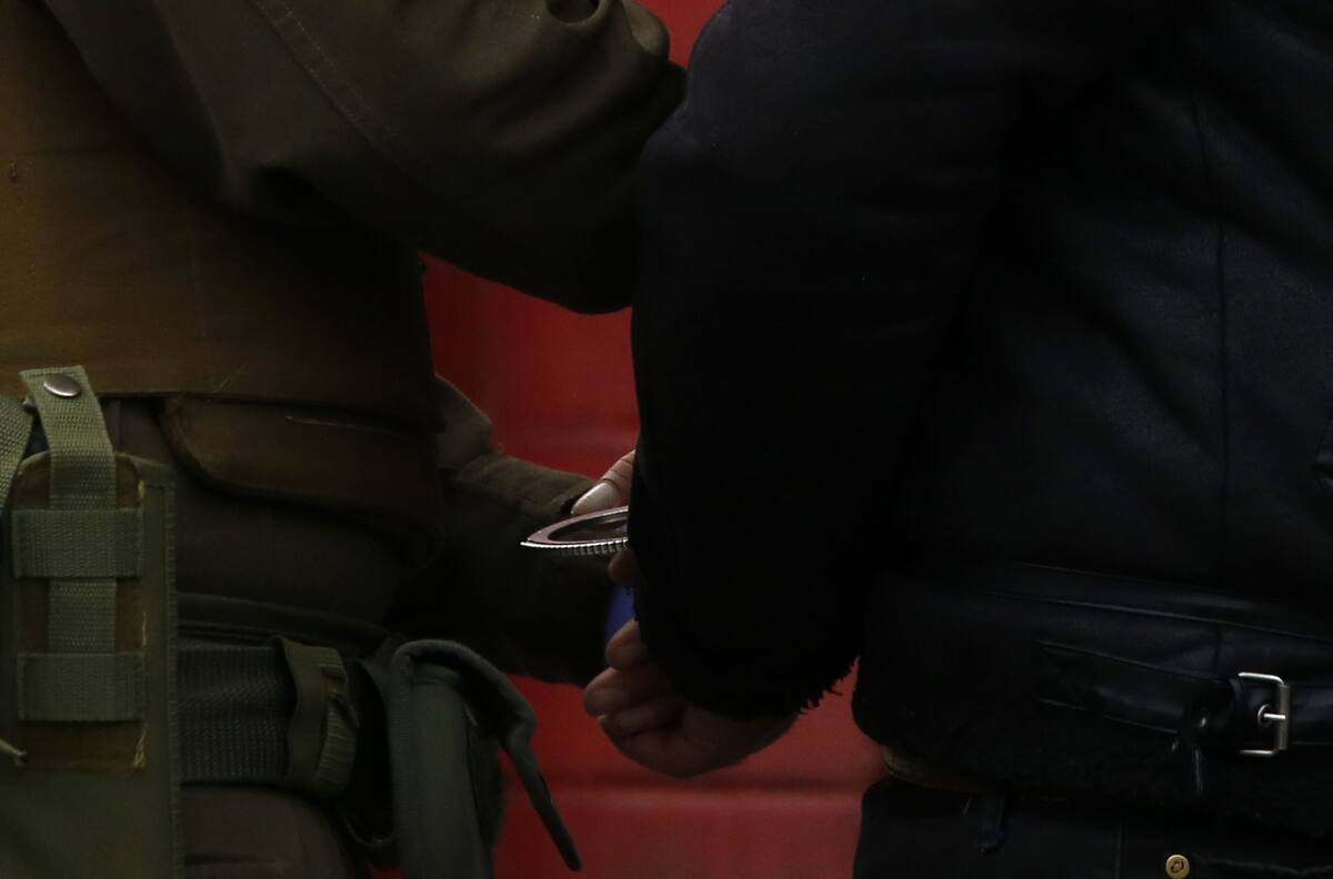 PDI detuvo a hombre acusado de violar reiteradamente a menor de edad en Quilicura