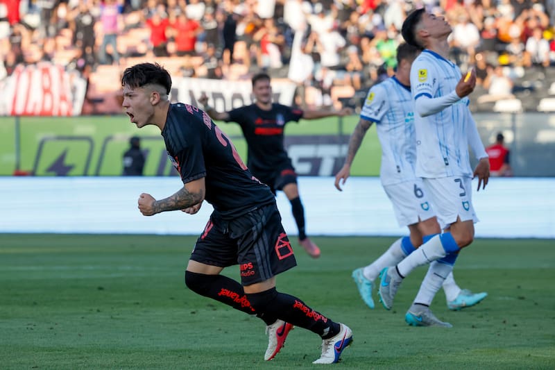 El delantero y su primer gol oficial en Colo Colo. Foto: Agencia Aton.
