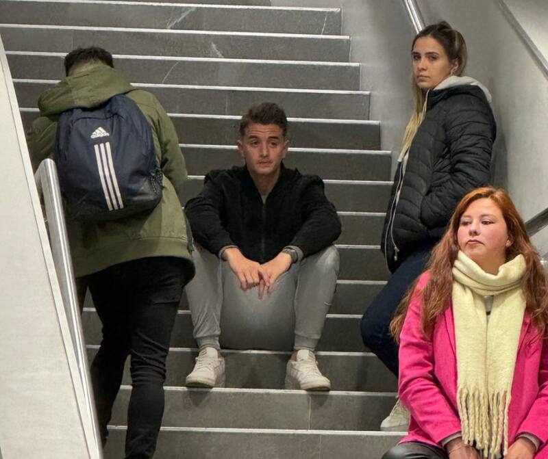 Franco Calderón apareció en el Aeropuerto. Foto: LaVozAzul.