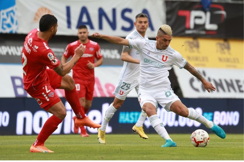 por el Campeonato Nacional de Primera División. Foto: Agencia Aton.