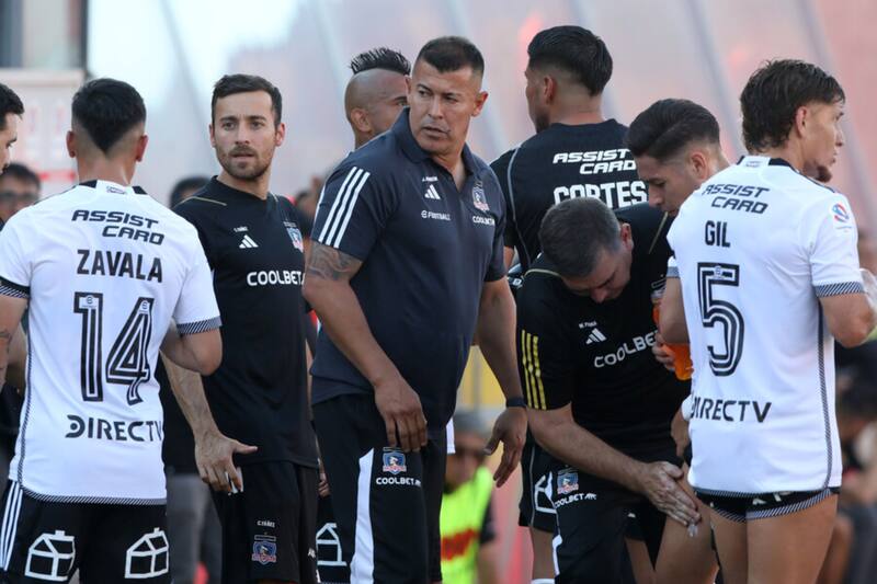 Jorge Almirón quiere ganar títulos con Colo Colo (Foto: Photosport)