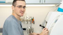 Estas son las CINCO carreras técnicas con mejores sueldos en Chile que la IA recomienda estudiar