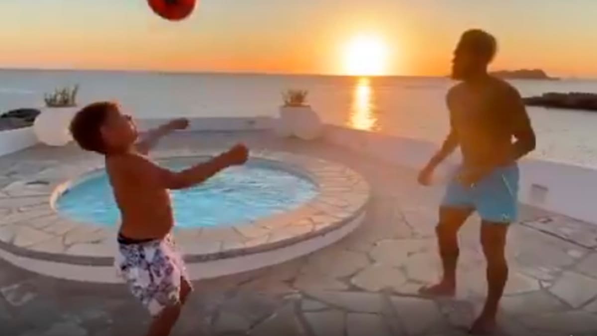 ¿Olvidó la Champions? Neymar disfruta sus vacaciones con su hijo en Ibiza