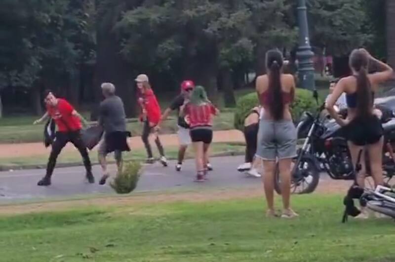 peleando en Mendoza.