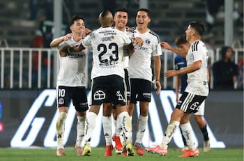 Colo Colo resuelve el partido con Huachipato y trepa al liderato del Campeonato Nacional