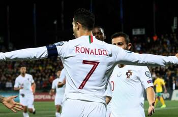 Cristiano Ronaldo fue el verdugo de Lituania anotando cuatro goles