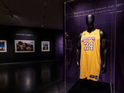 Camiseta de Kobe Bryant fue subastada por este insólito precio