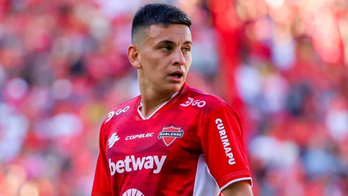 "A Pablo Aránguiz hay que dejarlo jugar en Ñublense, libre, sin decirle nada"