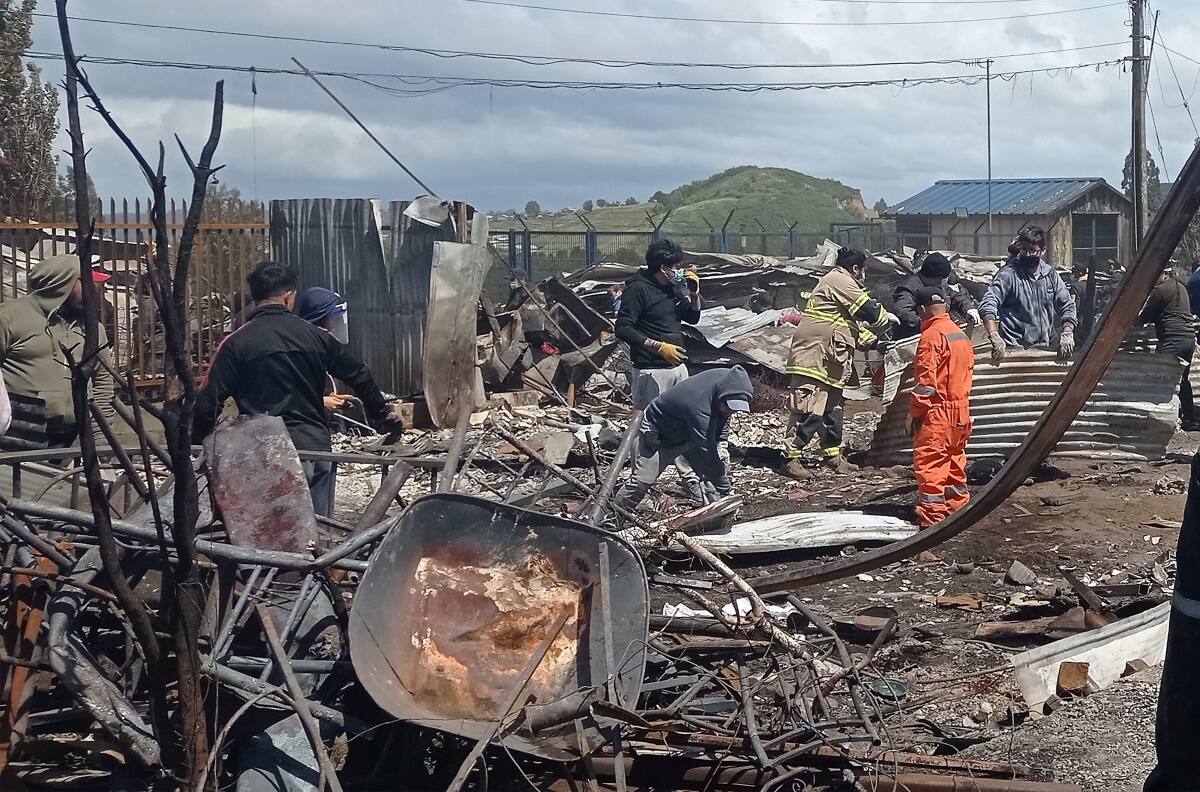 Empresas condonarán pagos de luz y agua a los damnificados del incendio en Castro