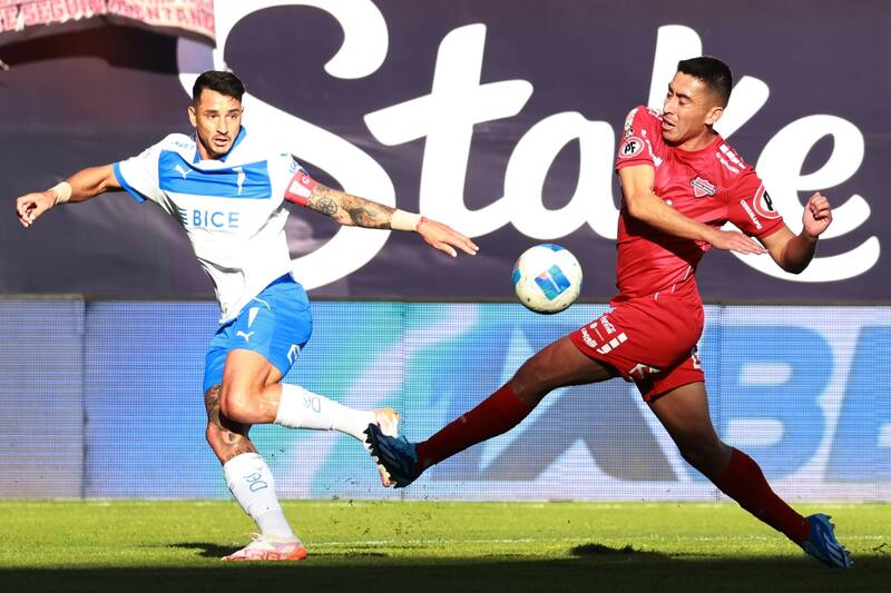 . Los Cruzados se pondrán al día contra Ñublense. Foto: Agencia Aton.