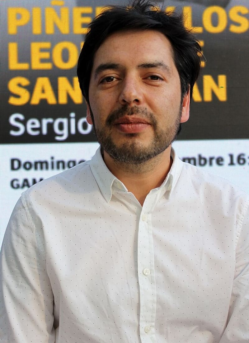 Sergio Jara escribió en 2018 el libro "Piñera y los leones de Sanhattan". Créditos: Instagram