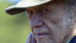 Fundación Nicanor Parra por dichos de Cox: "Si bien estaba con una excelente lucidez, no estaba en condiciones de trabajar"