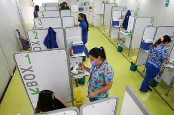 Aumentan contagios Covid-19 en Chile: Minsal reporta más de 4 mil casos y positividad al 5%